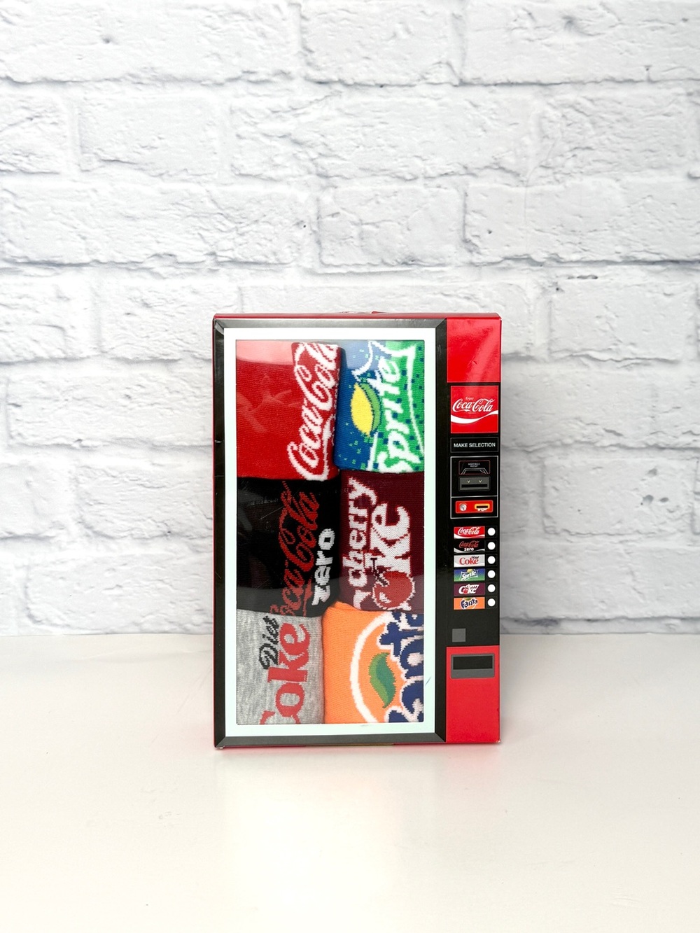 New Coca-Cola Novelty Crew Sock Vending Machine Gift Set 6pk